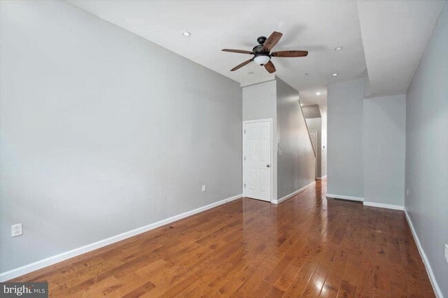 Building Photo - 528 S 13th St