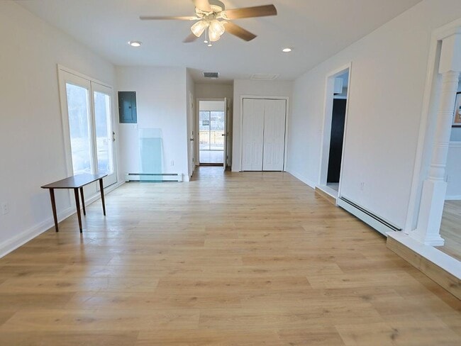 Building Photo - 1037 Ridgebury Rd