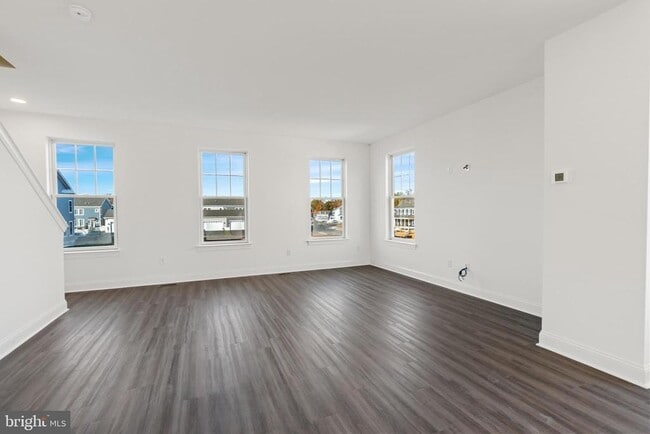 Building Photo - 971 Lorewood Grove Rd