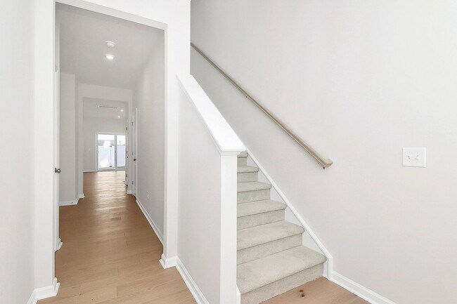 Building Photo - 5855 Executive Center Dr