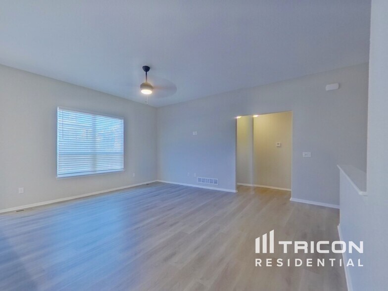 Building Photo - 931 Mount Shavano Ave