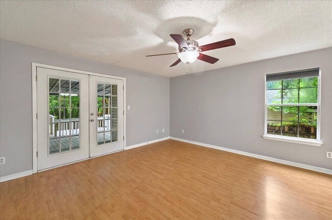 Building Photo - 3001 Oak Park Ct