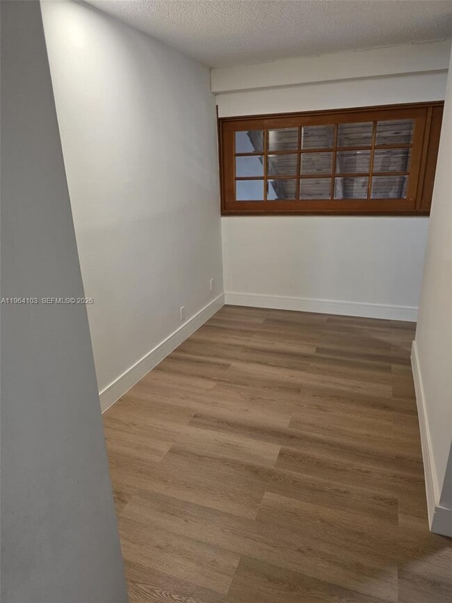 Building Photo - 10951 Cypress Rd