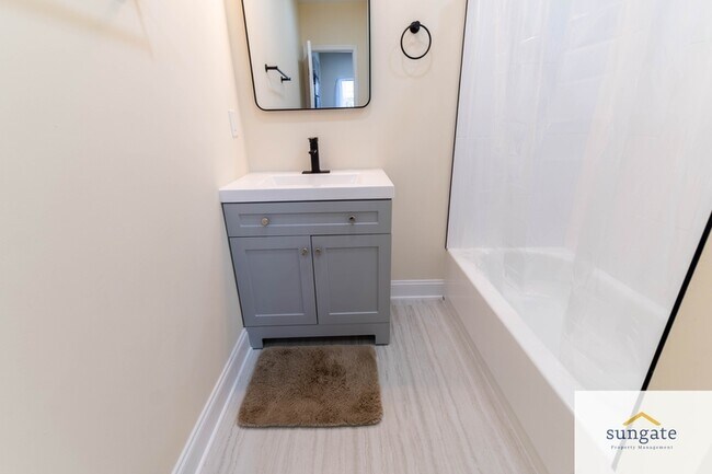 Building Photo - 1516 N Patterson Park Ave