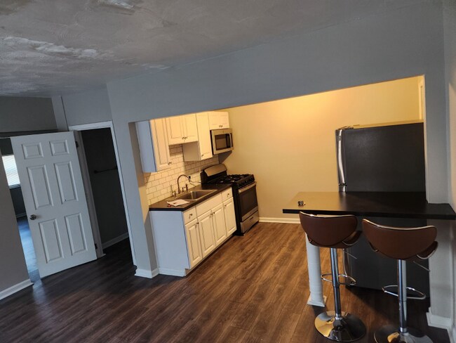 Building Photo - 945 Dana Ave