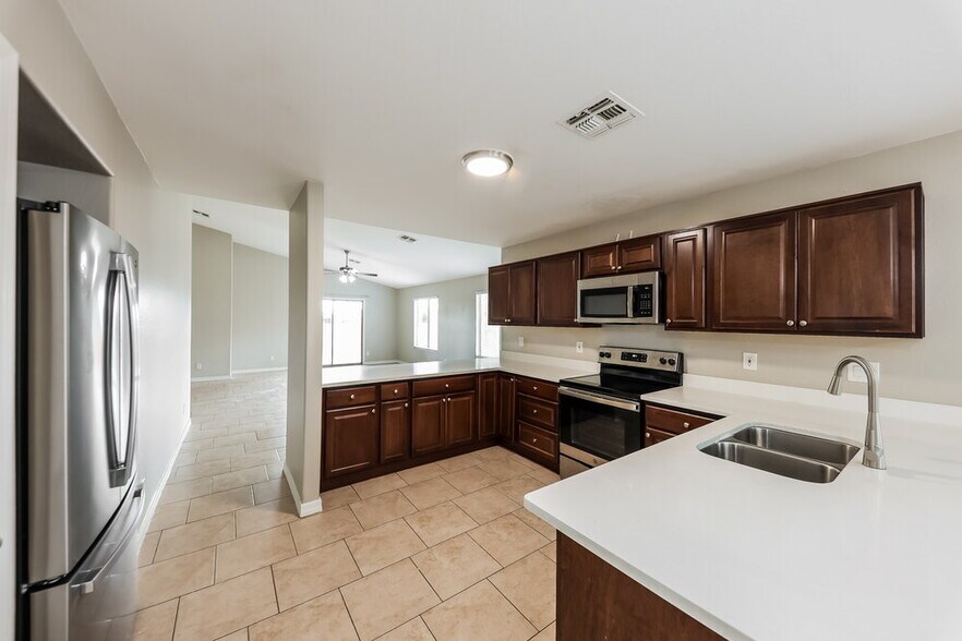 Building Photo - 14051 W Two Guns Trail