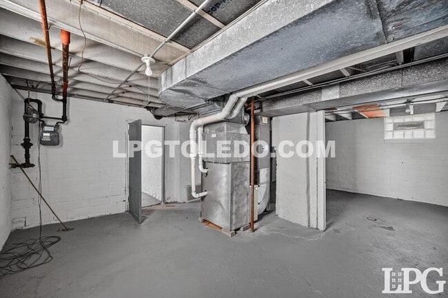 Building Photo - 3318 Stickney Ave