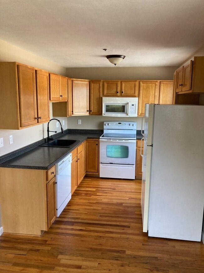 Building Photo - 948 US-1 Byp