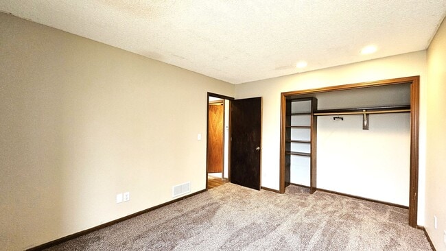 Building Photo - 2 Bedroom, 2 Bathroom with a Prime Location!