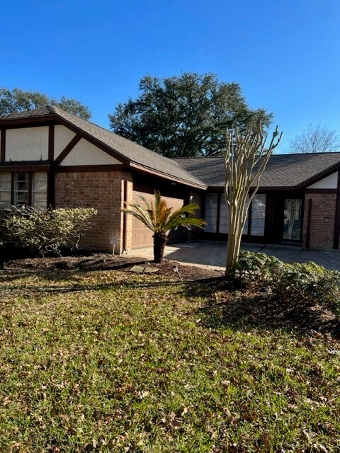 Building Photo - 16326 Locke Haven Dr