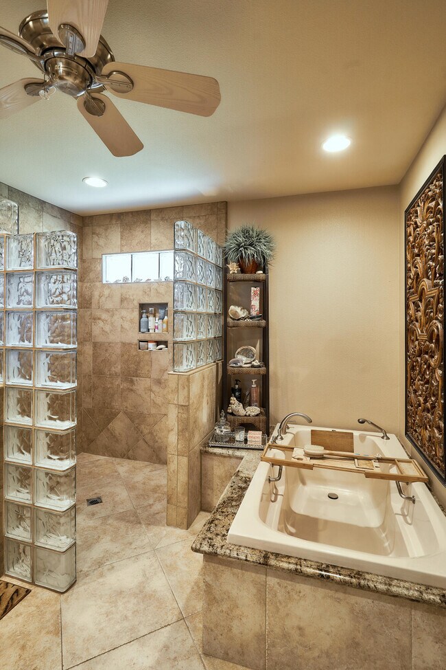 Building Photo - 99 Conejo Cir