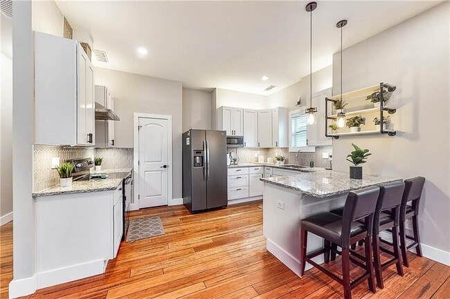 Building Photo - 1130 Larosa Terrace SW