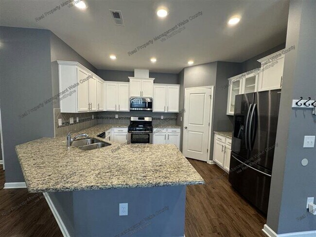 Building Photo - 1161 Lookout Ridge Rd