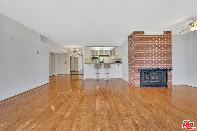 Building Photo - 1300 Midvale Ave