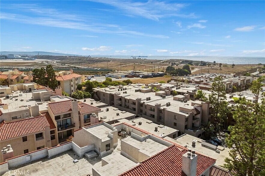 Building Photo - 8180 Manitoba St