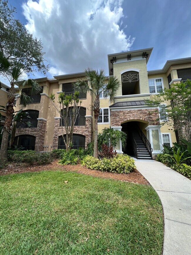 10019 Courtney Palms Blvd 10019 Courtney Palms Blvd Tampa FL 33619