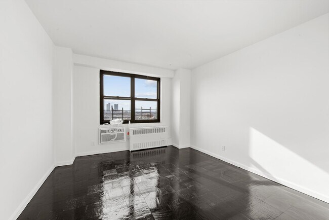 Building Photo - 500 Central Ave