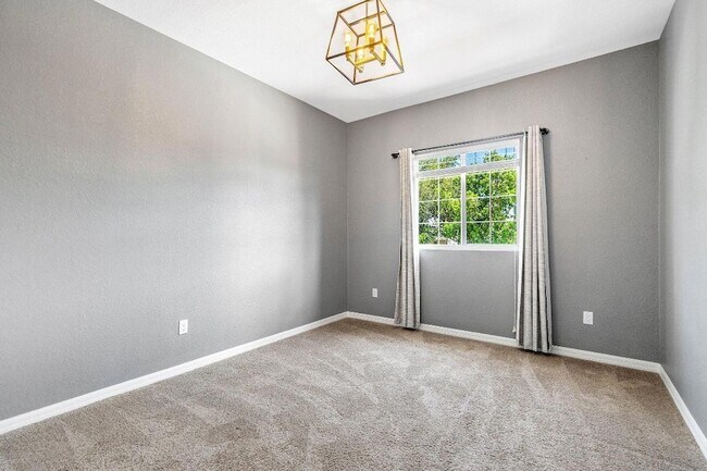 Building Photo - 1198 Paisley Ct