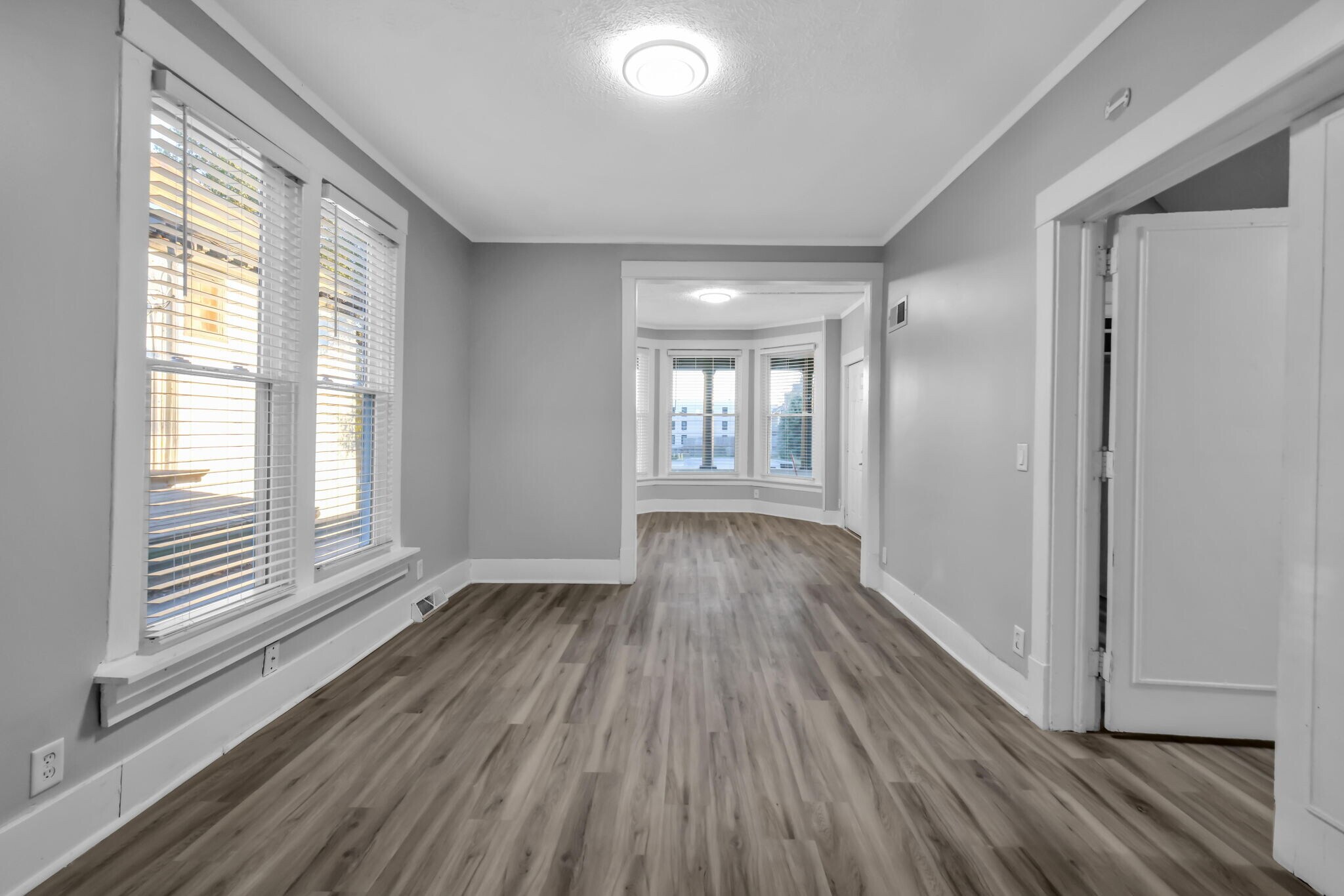 Building Photo - 3860 Dodge St