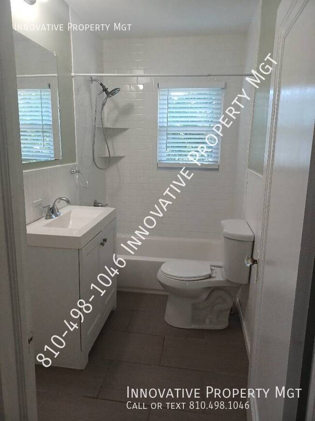 Building Photo - Make this Flushing home yours! 200 off Mov...