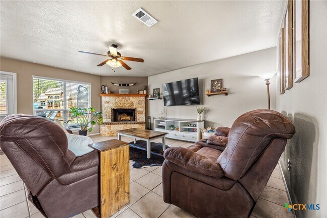 Building Photo - 4103 Dewitt County Ct