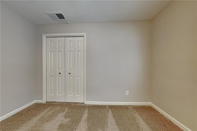 Building Photo - 1231 Kelvington Way SW