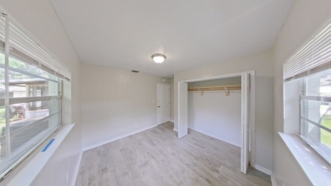 Building Photo - NE 16th Ave 1644-1648