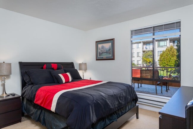 Building Photo - Just landing in the East Bay? Fully Furnished Resort 1 Bdrm. condo available on a short or long t...