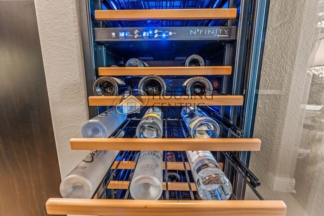 Building Photo - Executive Gated Serrano Golf-Course Home with Views of the 16th Hole!