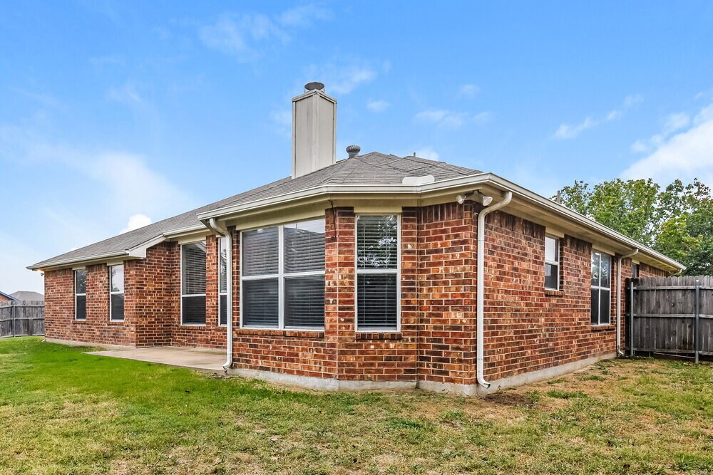 Building Photo - 825 Mesa Vista Dr