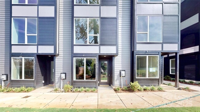 Building Photo - 409 Devender Ln