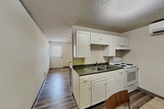Building Photo - 207 Stanton Ave