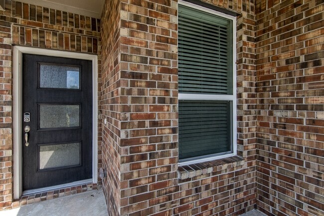 Building Photo - 18565 Meadow Point Ln