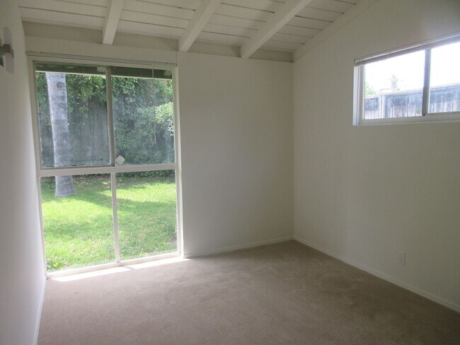 Building Photo - Book your appointment today for this cozy ...