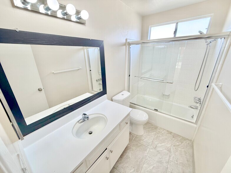 Building Photo - 1534 11th St