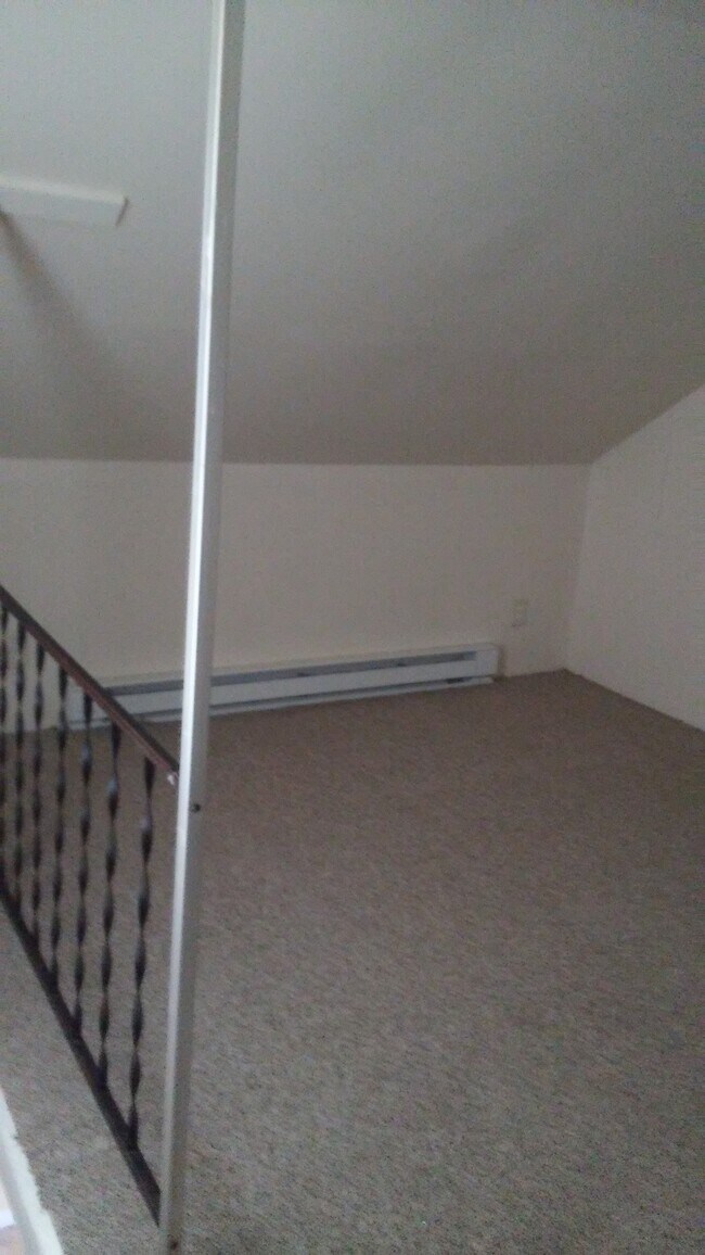 up stairs bedroom/ storage - 905 State Fair Blvd