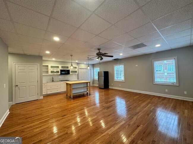 Building Photo - 1051 Parkside Cmns