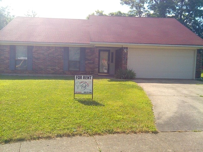 Building Photo - 3201 Foxchase Ct