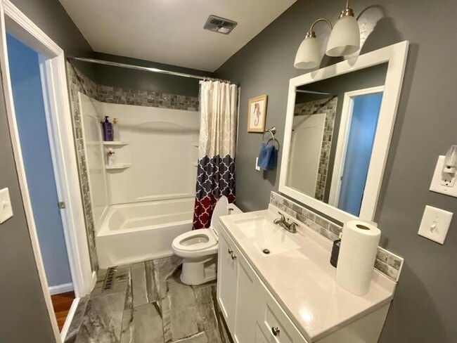 Building Photo - 3704 Timbercrest Dr NW