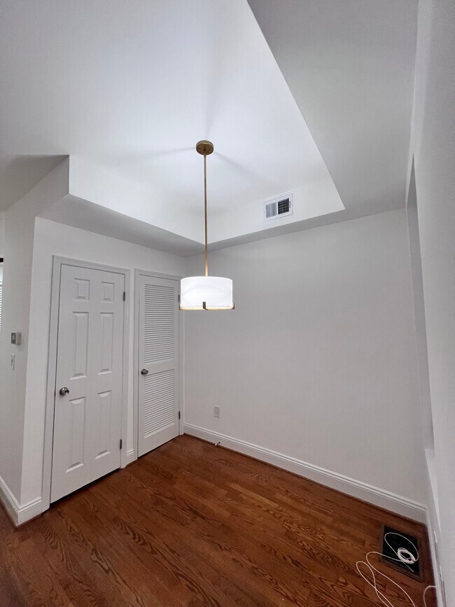 Building Photo - 1423 K St SE