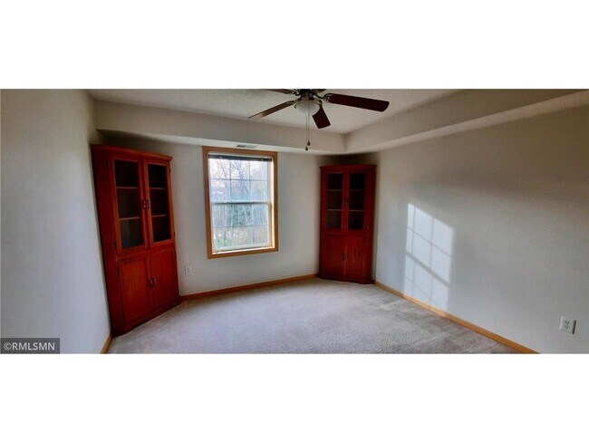 Building Photo - 15631 Linnet St NW