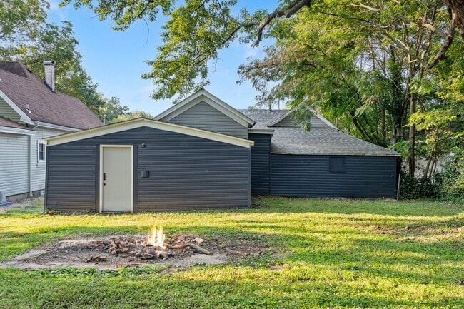 Building Photo - Modern 2 Bed | 1 Bath Home