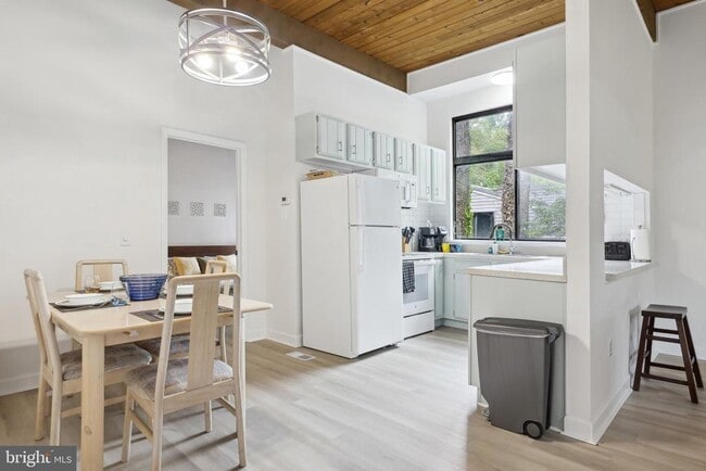 Building Photo - 438 Ocean Pkwy