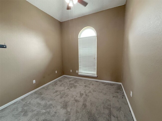 Building Photo - 8220 Lara Ln