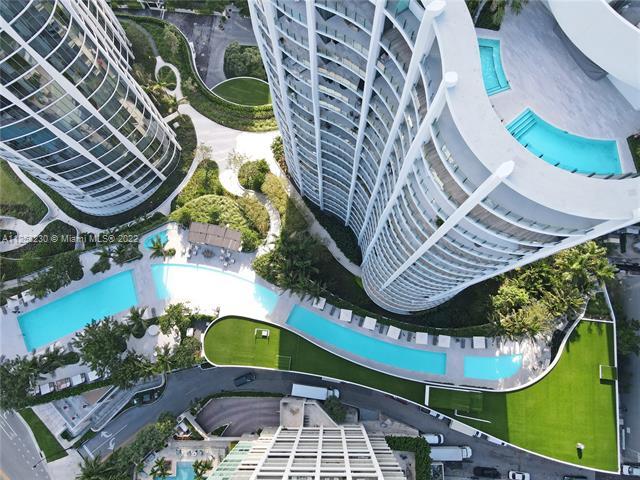 Building Photo - 2831 S Bayshore Dr