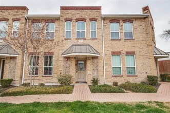 Building Photo - 223 Belleville Dr