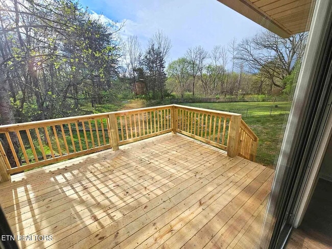 Building Photo - 801 Josepi Dr