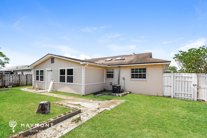 Building Photo - 653 Stanford Dr