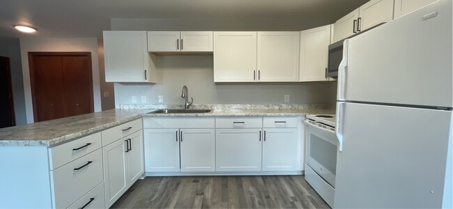 Building Photo - 706 Ouida Way