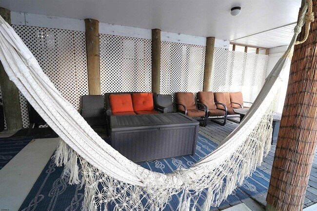 Building Photo - 9505 Monmouth Ave